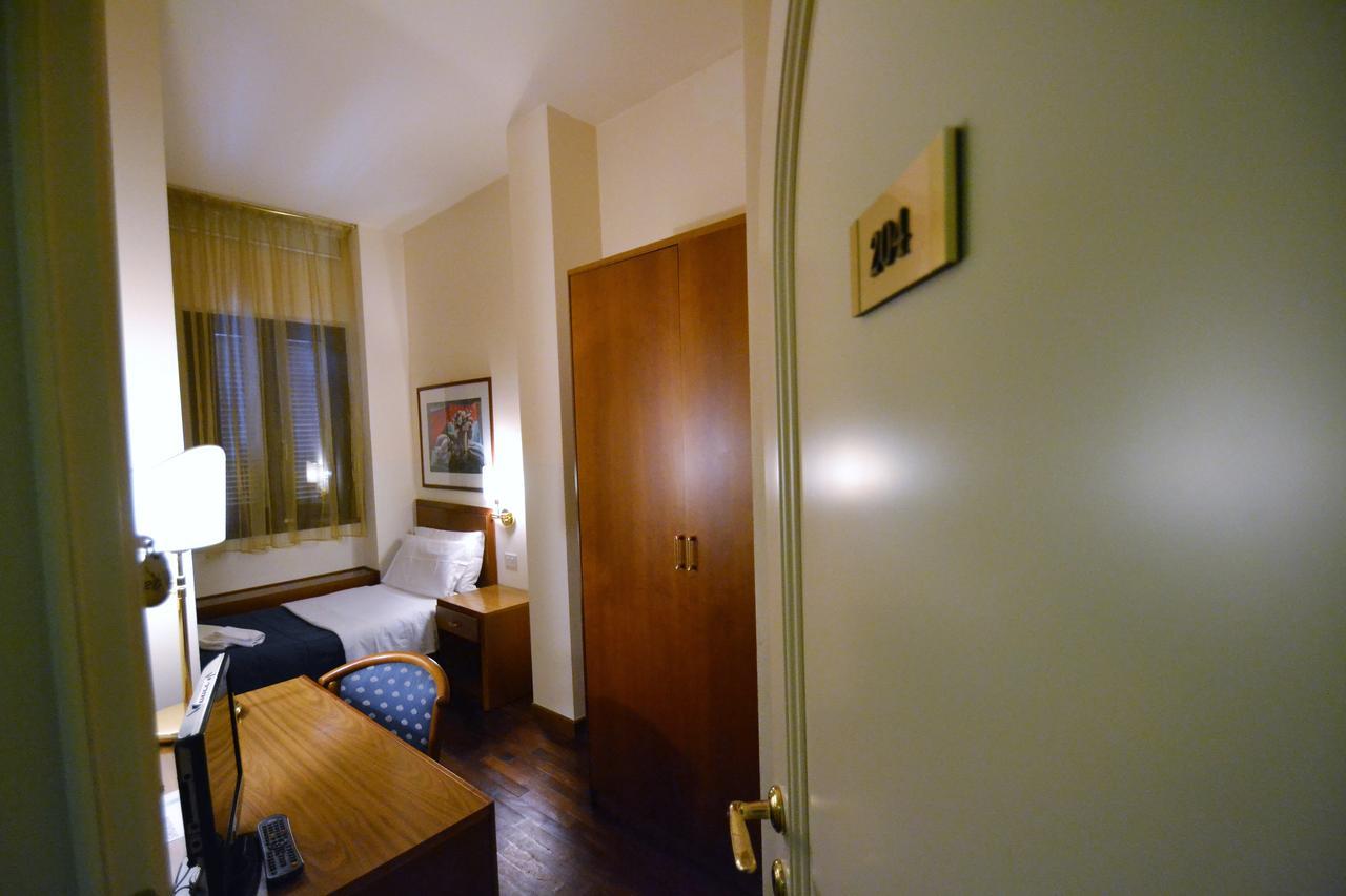 Hotel Posta 체치나 외부 사진