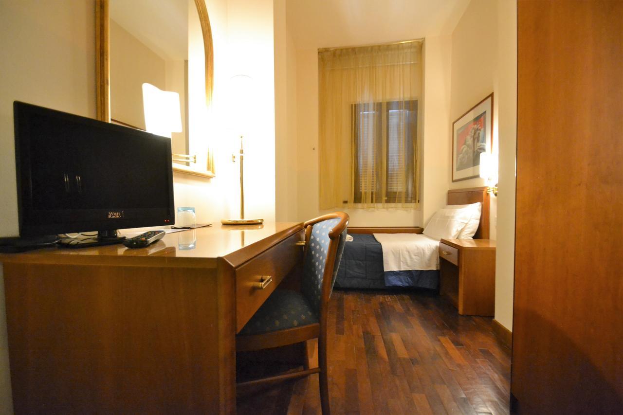 Hotel Posta 체치나 외부 사진